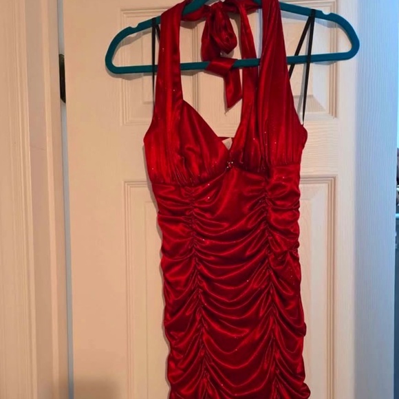 Red halter dress NWOT glitter size medium - Picture 3 of 6